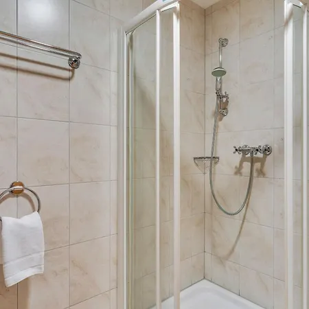 Апартаменты International House Mit Terrasse Zw 4