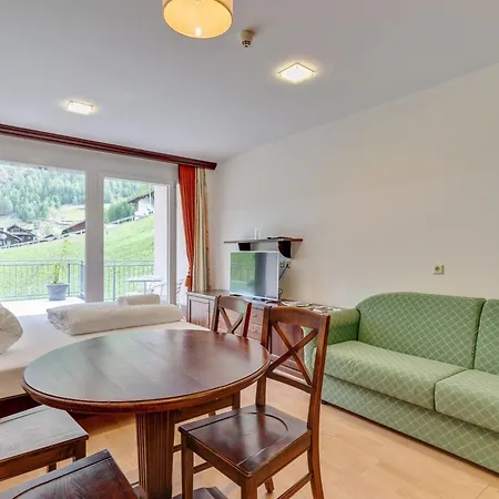 International House Mit Terrasse Zw 4 Зёльден