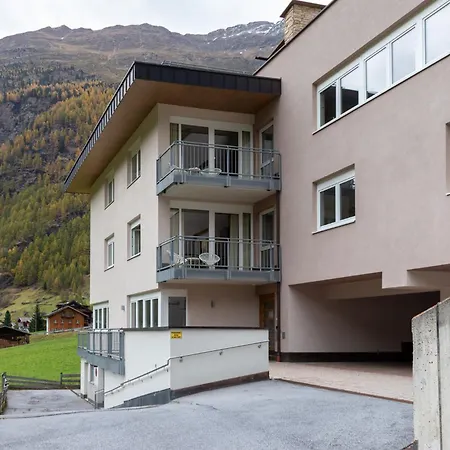 International House Mit Terrasse Zw 4 Apartment *