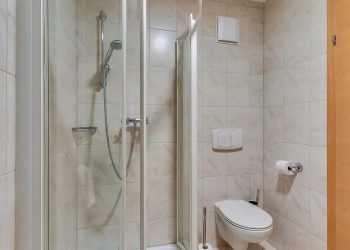 Daire International House Mit Terrasse Zw 4 *
